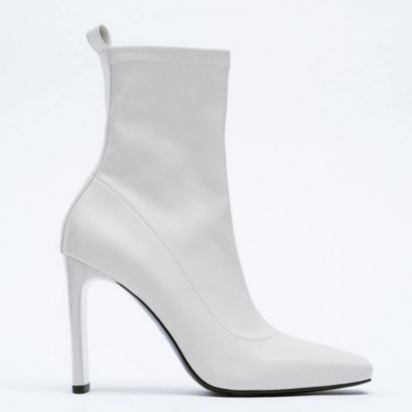 Zara off white heeled square toe ankle Boots - Picture 2 of 3
